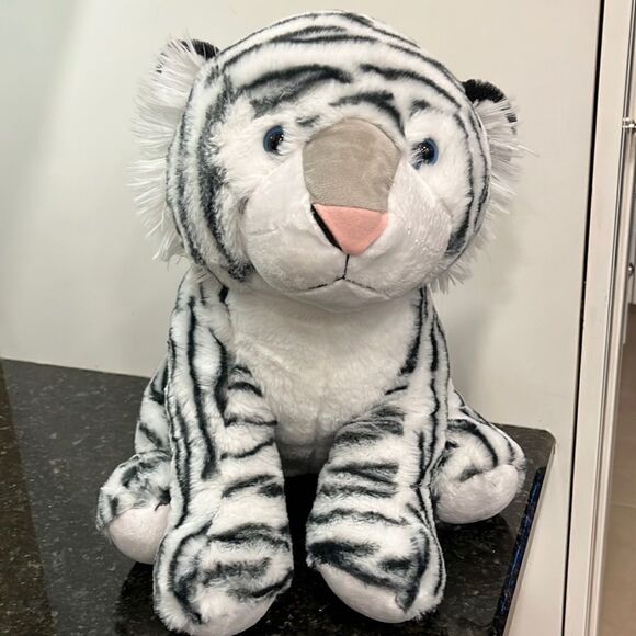 Fiesta White Tiger Blue Eyes Plush Stuffed Toy EUC 19” Large - Picture 1 of 8